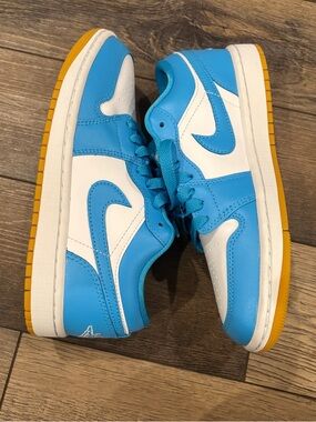 Nike Air Jordan 1 Low Shoes White Dark Powder Blue DC0774-104 Women's Size 6.5